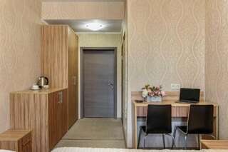 Отель Жасмин Санкт-Петербург Двухместный номер с 2 двуспальными кроватями-2